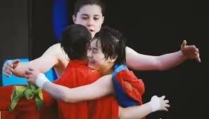 足球曝英超豪门盯上天才中卫，报价或破纪录